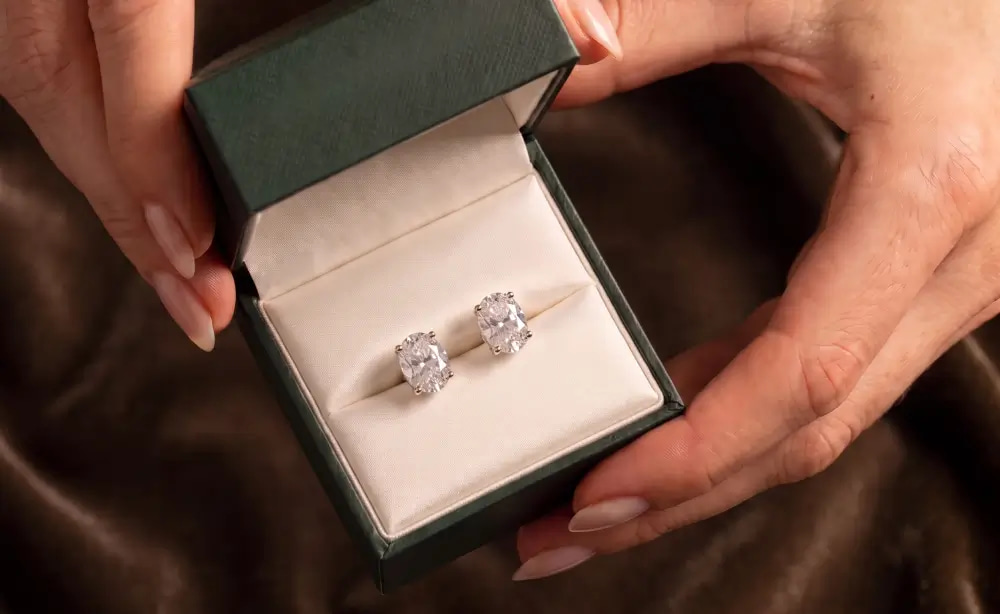 Friendly Diamonds studs packaging three