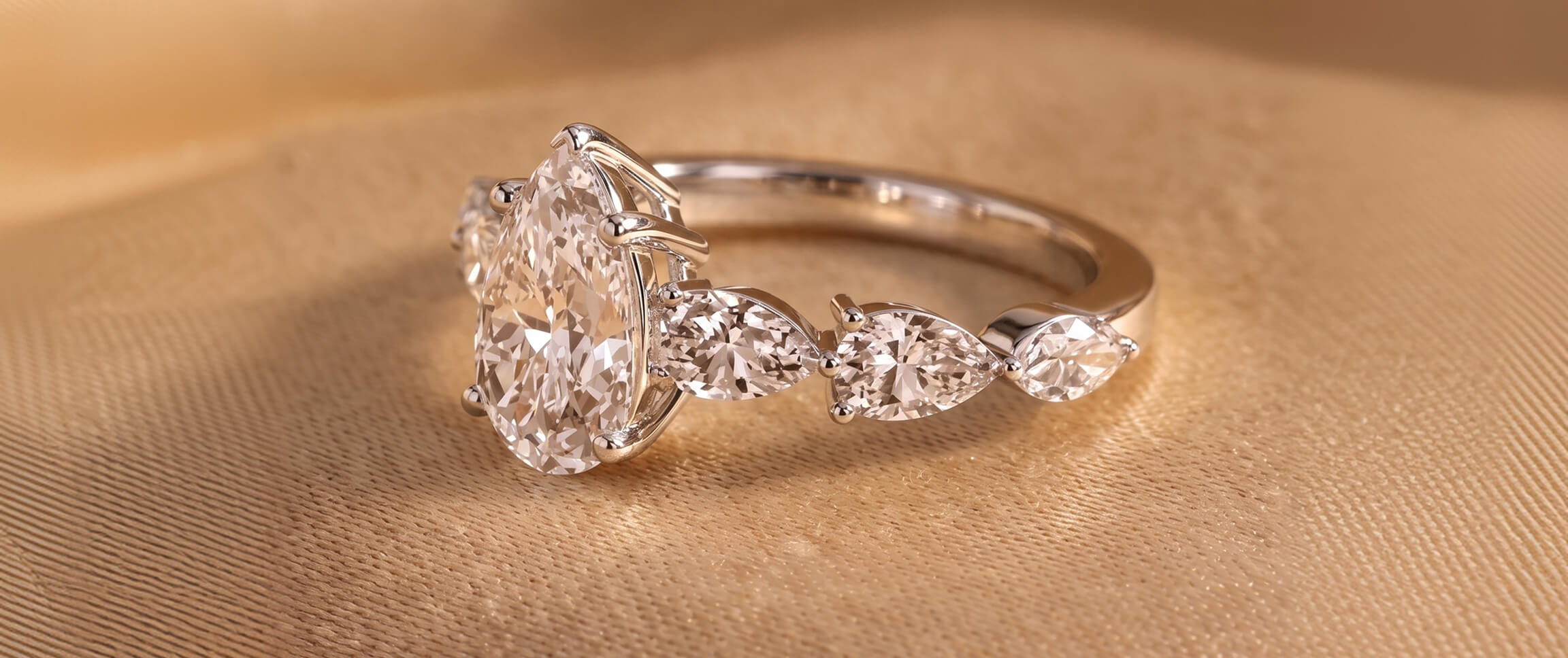 Frances Side Stone RING